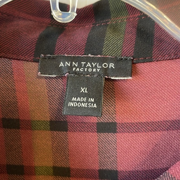 Ann Taylor Factory button down top plaid dark academia preppy workwear holiday - Picture 2 of 5